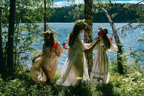 5 Summer Solstice Rituals & Folklore from Around the World